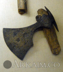 NovgorodMus310axe2