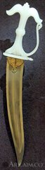1453529638 2.dagger flower louvre 7637