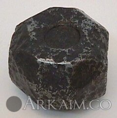943