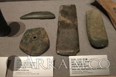 1476368495 10. polished stones Yue Axe stone Axe stone spade And stone sickle. from yanshi site Ca. 1500 . henan provincial museum